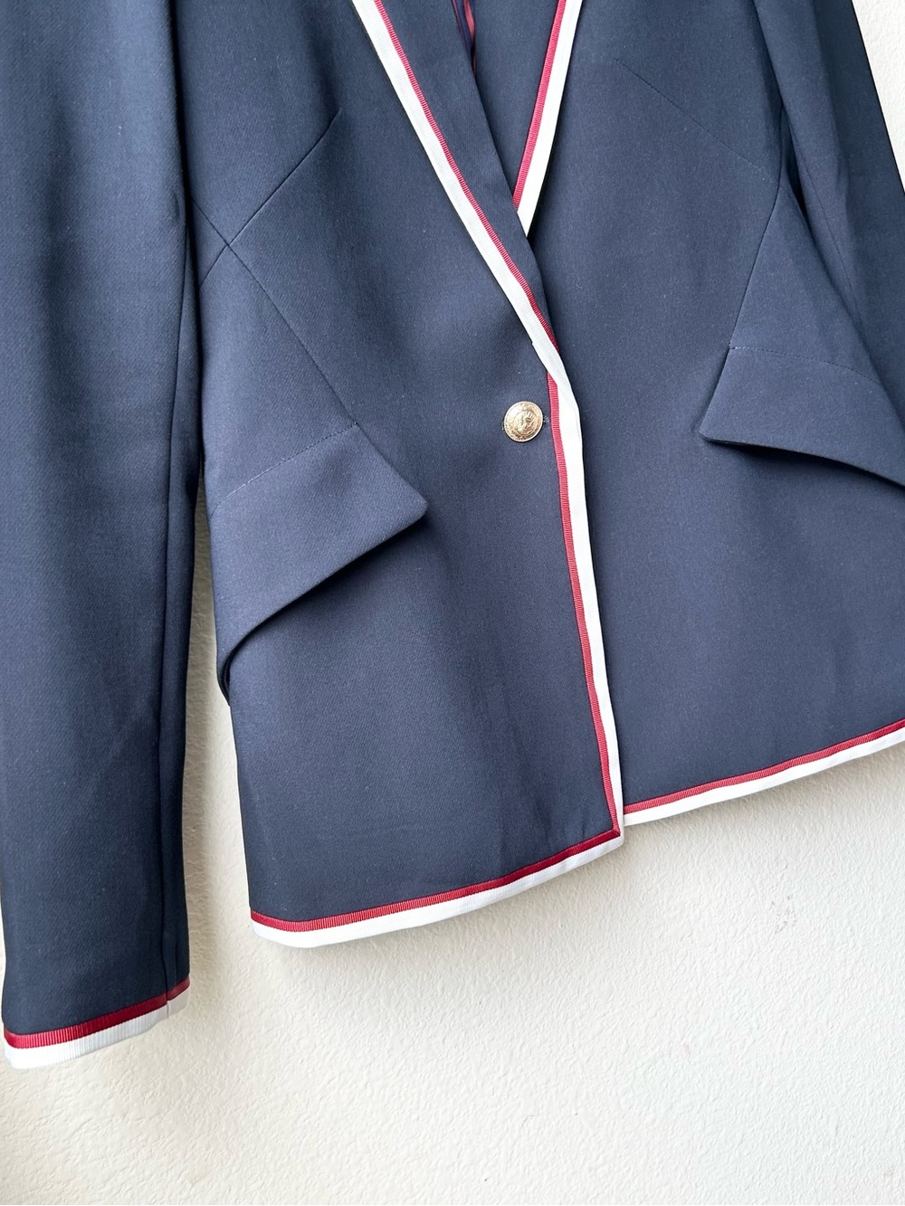 L’AGENCE Chamberlain Blazer Navy Blue Red White Trim Gold Buttons Sz 4 - Picture 9 of 16